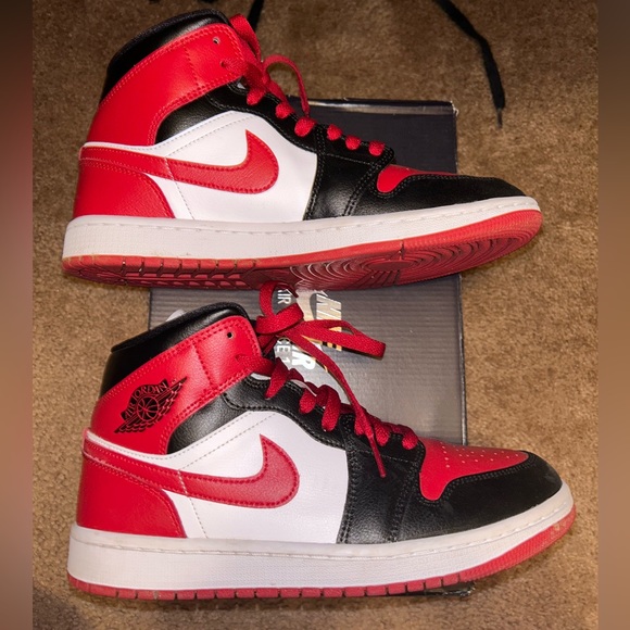 Wmns Air Jordan 1 Mid 'Alternate Bred Toe - Picture 4 of 9